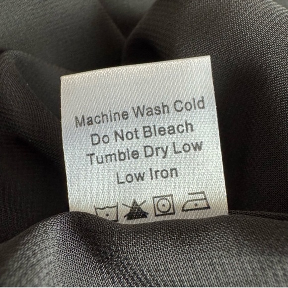 Tuckernuck Midnight Garden Dress Size 12 NWT Floral Pleated Sleeveless Midi - Picture 5 of 12